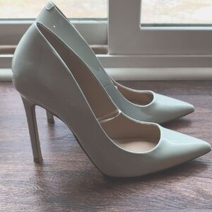 Express Classic pointed toe Pumps - Size 9 Patent White